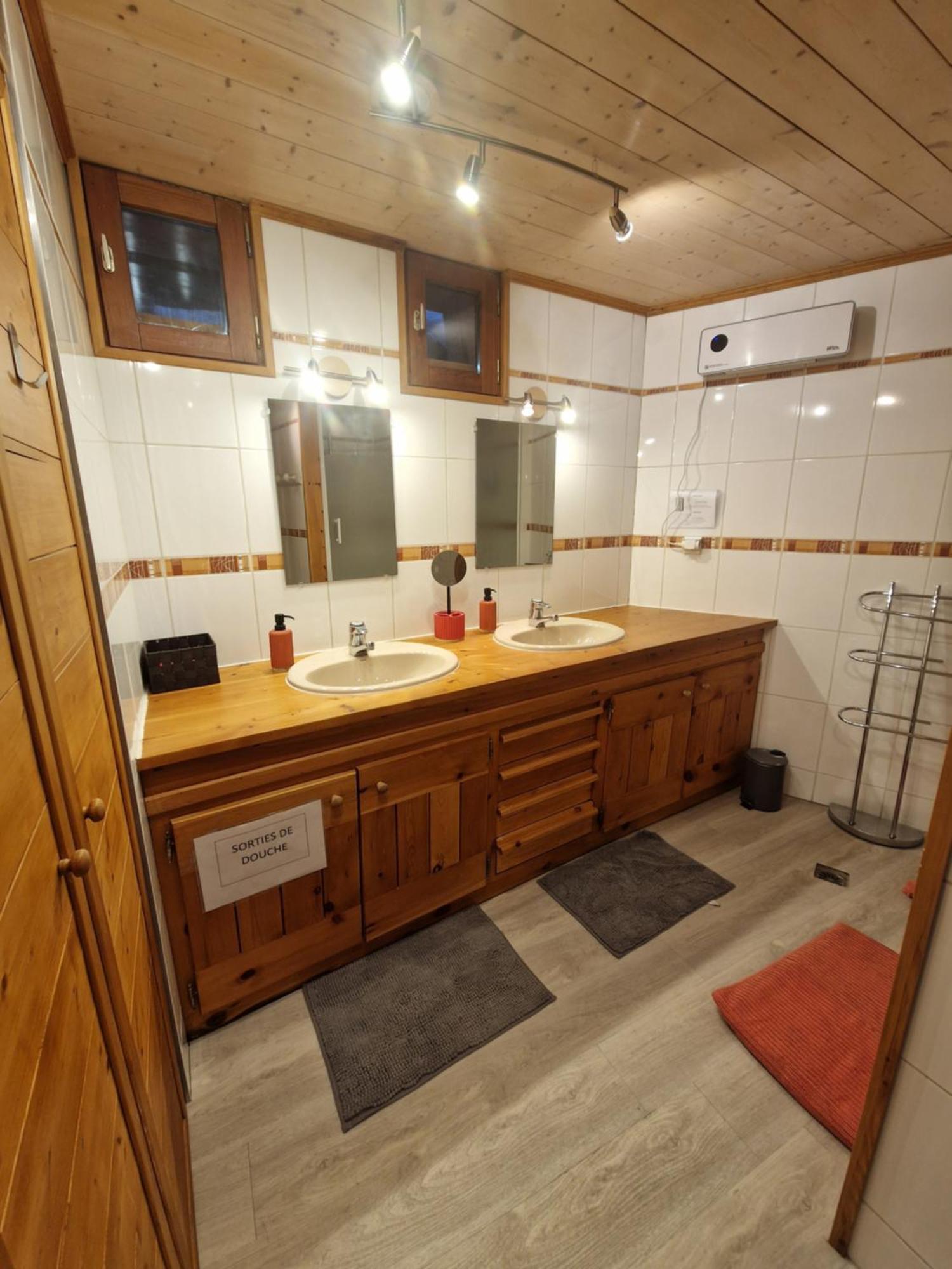 Le Chalet Pointu De Capucine Bourg-Saint-Maurice Esterno foto